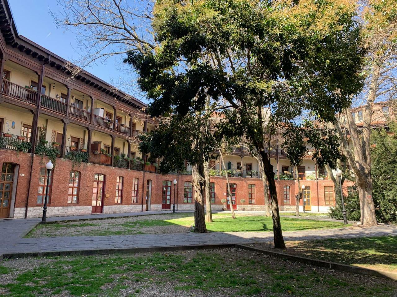 Espacios Blanco Plaza Del Viejo Coso Valladolid Exterior foto
